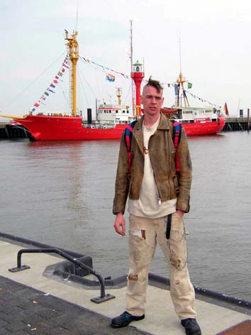 Tino am Hafenbecken von Cuxhaven