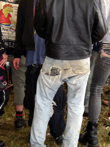 Picture: Force-Attack Punk Festival 2005 - Leckerer Jeans-Popo