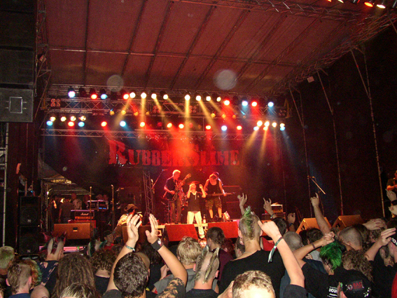Picture: Force Attack Punk Festival 2005 - Rubberslime auf der Hauptbühne