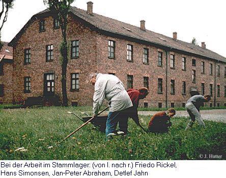 Bei der Arbeit im Stammlager: Friedo Rickel, Hans Simonsen, Jan-Peter Abraham, Detlef Jahn